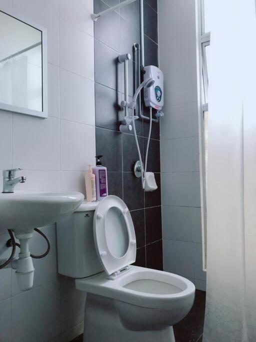W6Warmstay@Goldenhills/3Rpenthouse/Wifi/Pasarmalamview/2Carpark Бринчанг Екстериор снимка