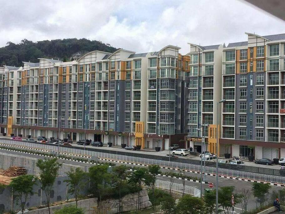 W6Warmstay@Goldenhills/3Rpenthouse/Wifi/Pasarmalamview/2Carpark Бринчанг Екстериор снимка
